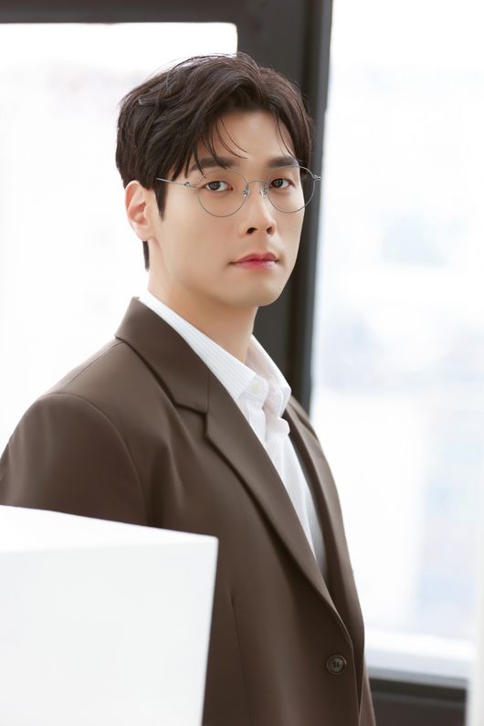 '마스크걸' <b>최다니엘</b>, 앞뒤 다른 회사 상사