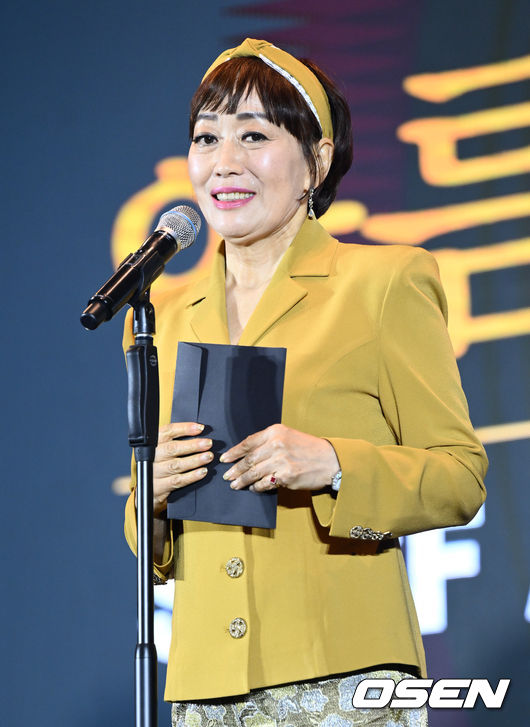 <b>하춘화</b>, 28일 <b>모친상</b>..향년 101세로 <b>별세</b> [공식]