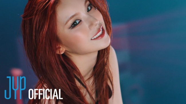 ITZY 예지, 첫 솔로곡 'Crown On My Head' MV 공개..퀸의 <b>아우라</b>