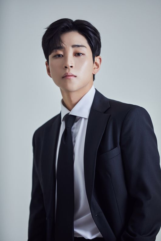 <b>딘딘</b>, <b>자립준비청년</b> 위해 1천만원 <b>기부</b> "받은 사랑 나누고파"[공식]