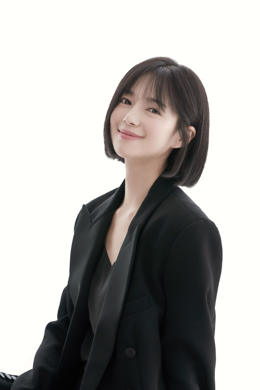 <b>이엘리야</b>, 클로버컴퍼니와 <b>전속계약</b>..한석규와 한솥밥[공식]