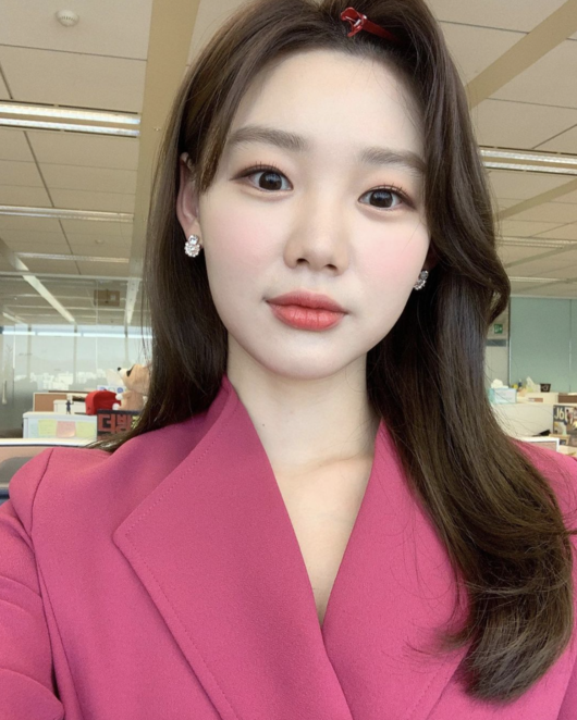 <b>김수민</b> 전 <b>아나</b>, 5년째 <b>스토킹</b> 피해..“이제 그만할 때도 됐다” 경고