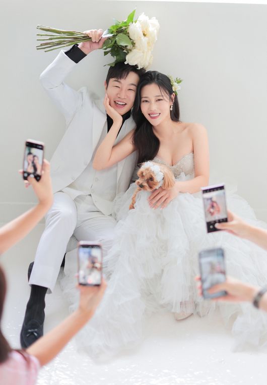 [단독] '<b>이효리</b> 축가·<b>하지원</b> 주례' 이혜지<b>정호철</b>, '짠한 형'에 보은 "허니...