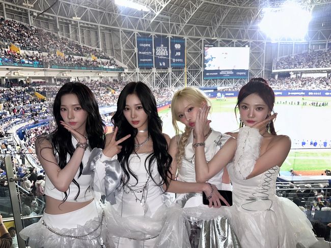 <b>에스파</b>, MLB <b>서울</b> 시리즈 오프닝 장식..댄서 50명과 웅장한 퍼포먼스