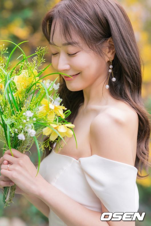 [단독] <b>연민지</b>, 오늘 <b>고교동창</b> 형사와 결혼..“경력단절 불안, 하고 싶은 것 ...