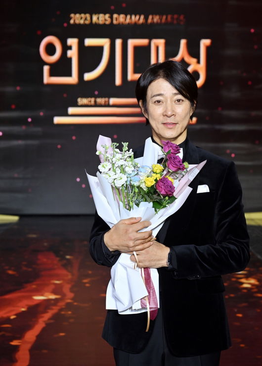 최수종 "<b>4번째 연기대상</b> 수상, 예상치 못해서 눈물" ('<b>아는형님</b>')