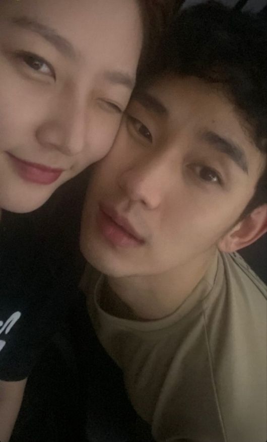 [단독] <b>김수현</b>, 김새론 사생활 유출 피해자 "띠동갑 열애? 연인 NO"(종합)