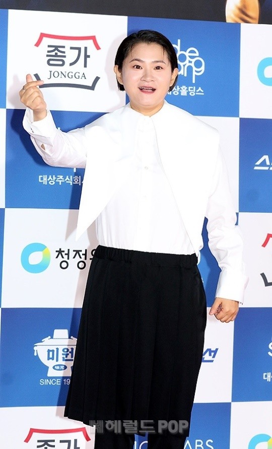 <b>김신영</b>, '전국노래자랑' 하차→'<b>정희</b>' 복귀 "<b>급성 후두염</b>, 목소리 돌아오지 않...