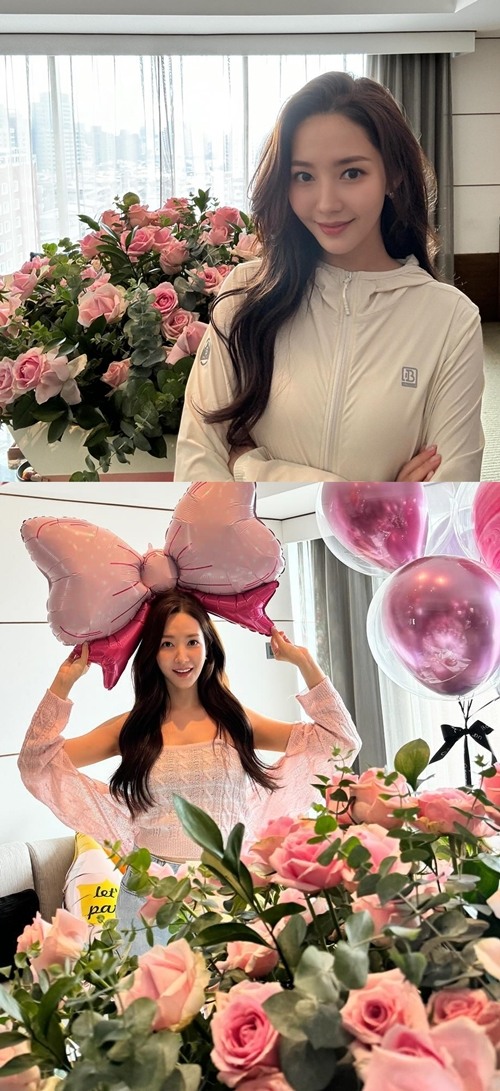 <b>박민영</b>, 왕리본 풍선 달고 애교뿜뿜..사랑스러운 인형미모