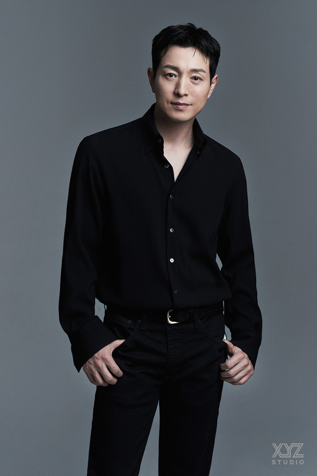 '더 글로리' <b>정성일</b>, <b>엑스와이지</b> 스튜디오와 전속계약 [공식]