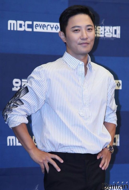 진구 측 "600억대 맘카페 사기범과 친분? 지인 겹쳤을 뿐"