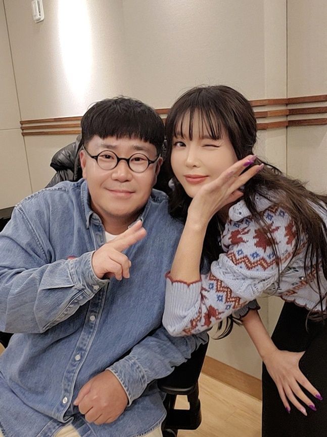 <b>홍진영</b>, 조영수와 의기투합…<b>발라드</b> 신곡 ‘봄’ 발표