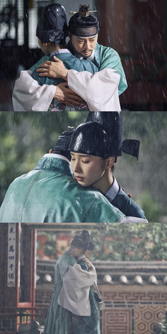 '<b>세작</b>, <b>매혹된 자들</b>' 조정석 애틋한 눈빛 뒤 신세경의 흔들림 [TV 엿보기]