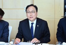 올해 1~4월 누적 수출 0.7% 줄어든 2179억 달러…대미·대중 동시 감소