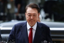 尹, 내란재판 불출석…"소환 적법 의문" vs "추후 구인 검토요청"