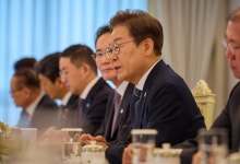 李대통령, 이재용 삼성전자 회장과 만찬 회동…재계 총수와 잇따라 만나