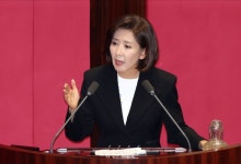 나경원 "李대통령 불법 대북 송금 재판 즉시 재개돼야"