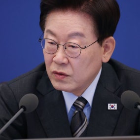 李대통령·한성숙 총리, 강남 구룡마을 화재에 "가용 자원 총동원" 지시