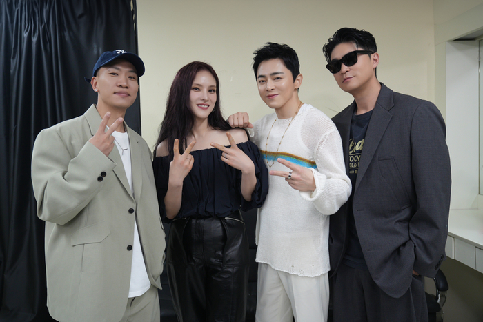 <b>조정석</b>, <b>가수</b> 데뷔 꿈 이뤘다 (<b>신인가수 조정석</b>)