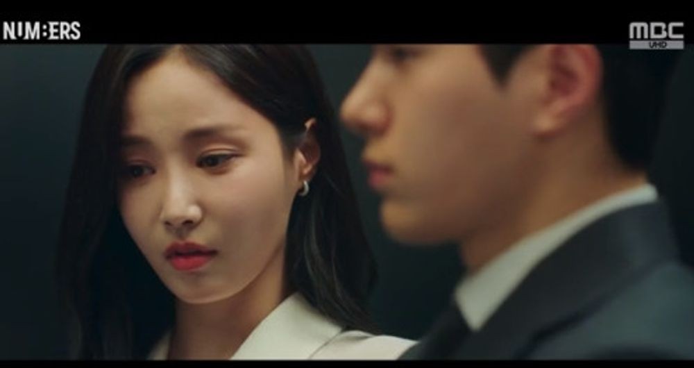 '넘버스' <b>연우</b>, 엘리베이터에서 피하는 김명수에 버럭→호감 "밥 사겠다" [종...