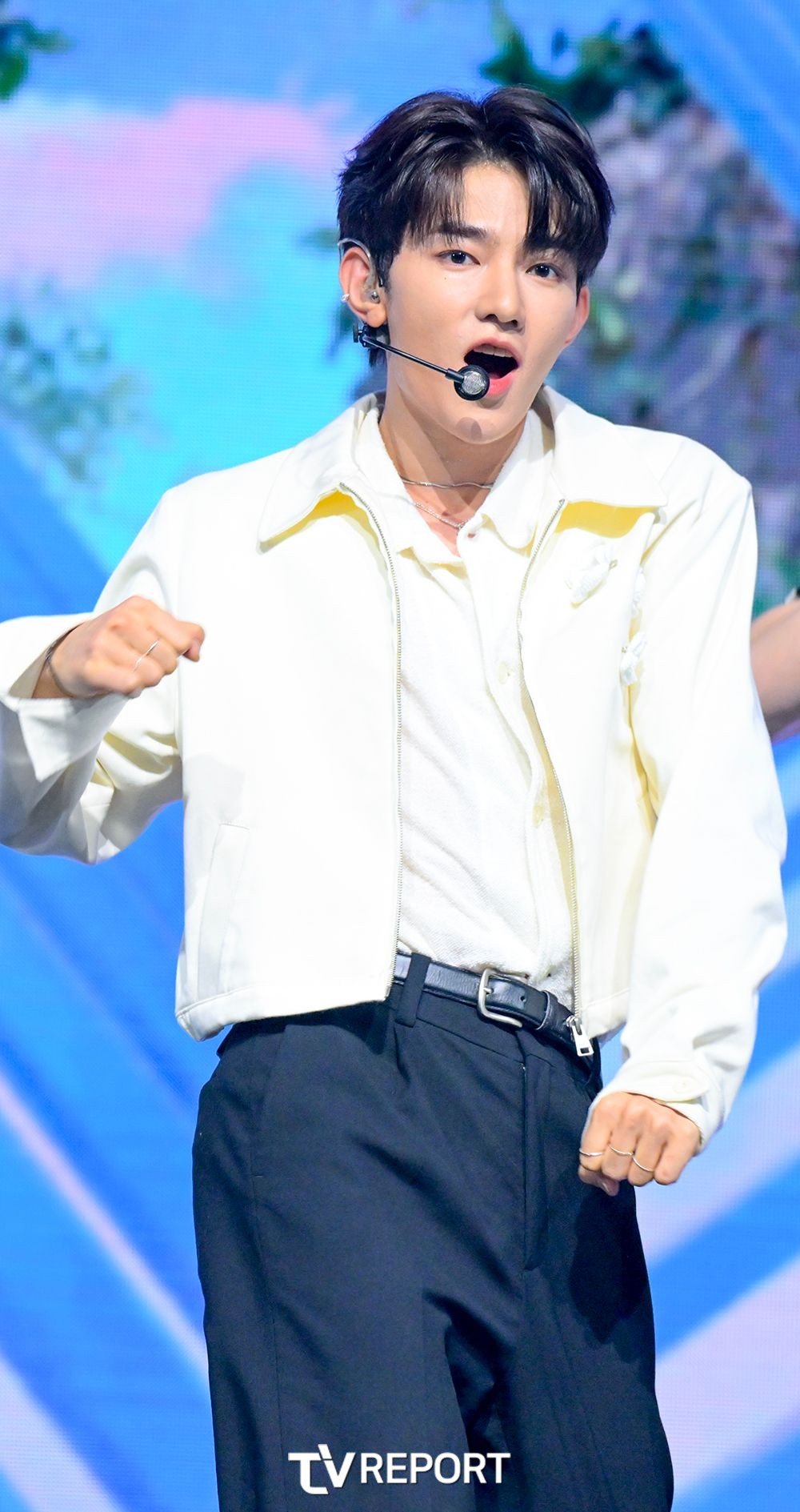 [T포토] <b>장하오</b> '귀엽게 폴짝'