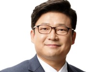 국민의힘 대변인 '배 나온 오빠' 페북 논란에‥"대변인직 내려놔야" 사퇴 요구