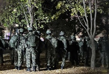 [단독] 복지부에 7번 전화한 계엄군‥전공의 '처단' 준비했나