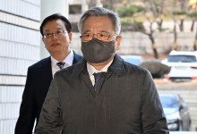 '대장동 업자 돈 수수' 박영수 전 특검 1심서 징역 7년‥법정구속