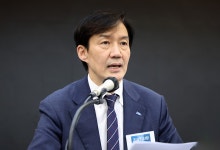 조국 "한강 노벨상 수상에도 문화예술계 척박‥사회안전망 구축 절실"