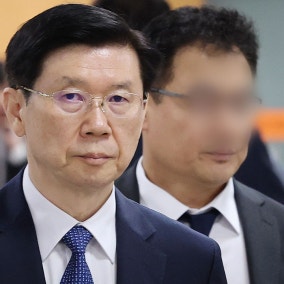 '비화폰 삭제' 박종준 전 경호처장 1심 무죄‥"보안조치 보고 받아 승인"