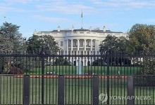 美 증시 급락에 백악관 '진화'..."장기적으로 봐야"