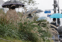 "가을장마 무슨 일?"...황금연휴 망친 비, 이번주 내내 이어져