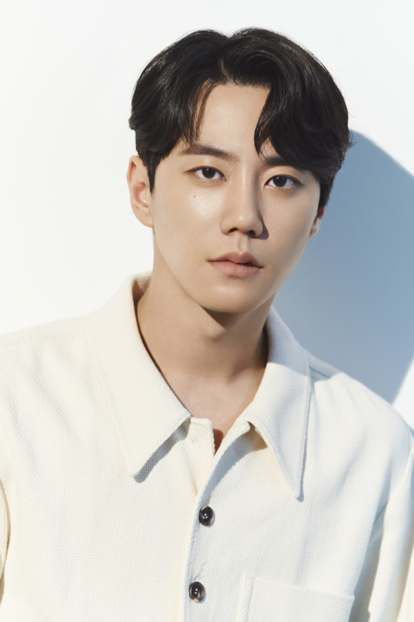 [RE스타] ‘D.P.’→‘모럴센스’→‘마스크걸’… <b>이준영</b>, 넷플릭스가 사랑한...