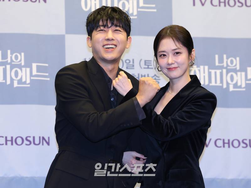 ‘<b>해피엔드</b>’ <b>장나라</b>, <b>손호준</b>과 부부 연기? “또 하고 싶을 정도”
