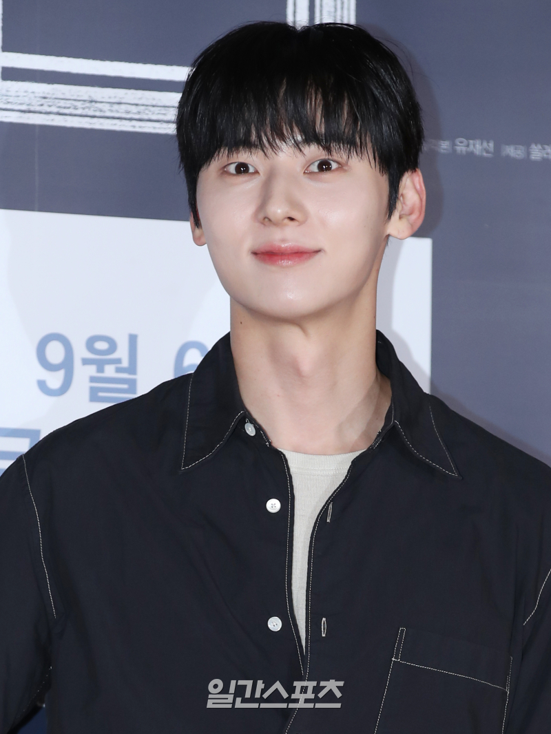 <b>황민현</b>, 3월 21일 입대…군 대체 복무 [전문]