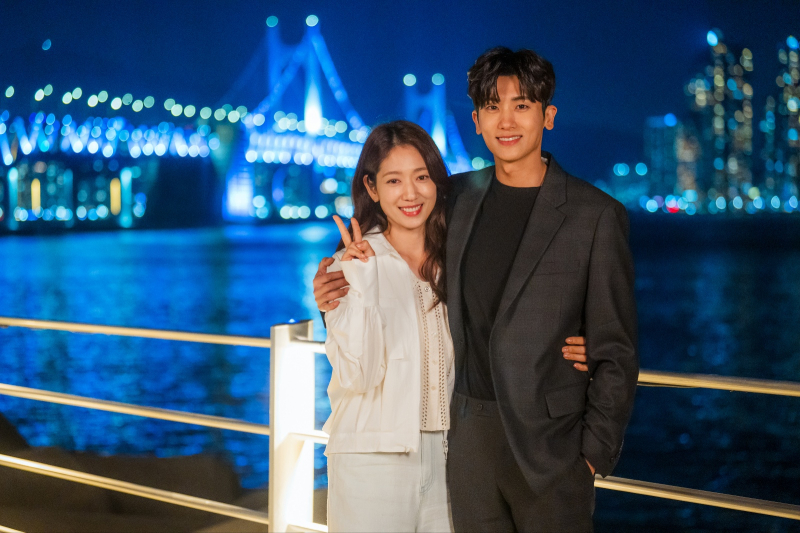 <b>박신혜</b> “‘<b>닥터슬럼프</b>’ 종영 시간 너무 빨라…위로드린 거 같아 다행”