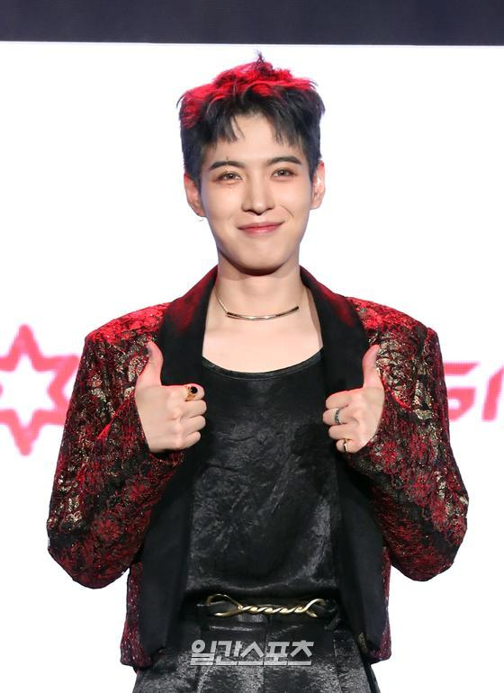 <b>휘찬</b>이 前소속사 대표 <b>강제추행</b>? <b>오메가엑스</b> 측 “입장 정리 중”