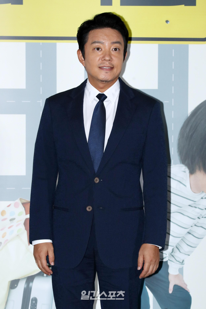 <b>이범수</b> 입 열었다…“<b>이윤진</b> SNS <b>사실</b> 다른 부분 많아” [공식]