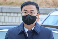 감사원 “선관위 전 사무총장, 2022년 정치인들과 ‘세컨드폰’으로 연락”