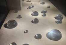 "오묘함 속에 숨은 폭력성을 발견하다"...'물방울 화가' 김창열 회고전