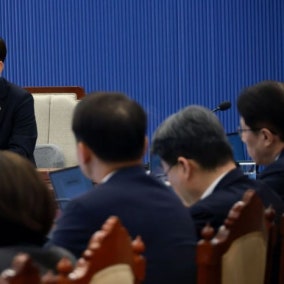 李대통령 "선관위, 해체 수준 개혁…필요시 개헌도 검토"…"첫째도, 둘째도 물가" 강조 (종합)