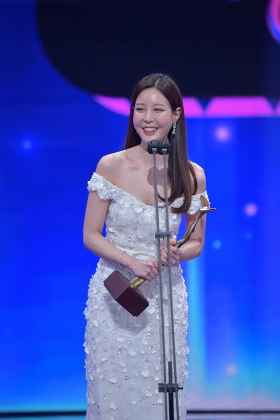 <b>이현주</b> 아나, '열린음악회' 8년 만에 하차…후임은 박소현 [공식입장]