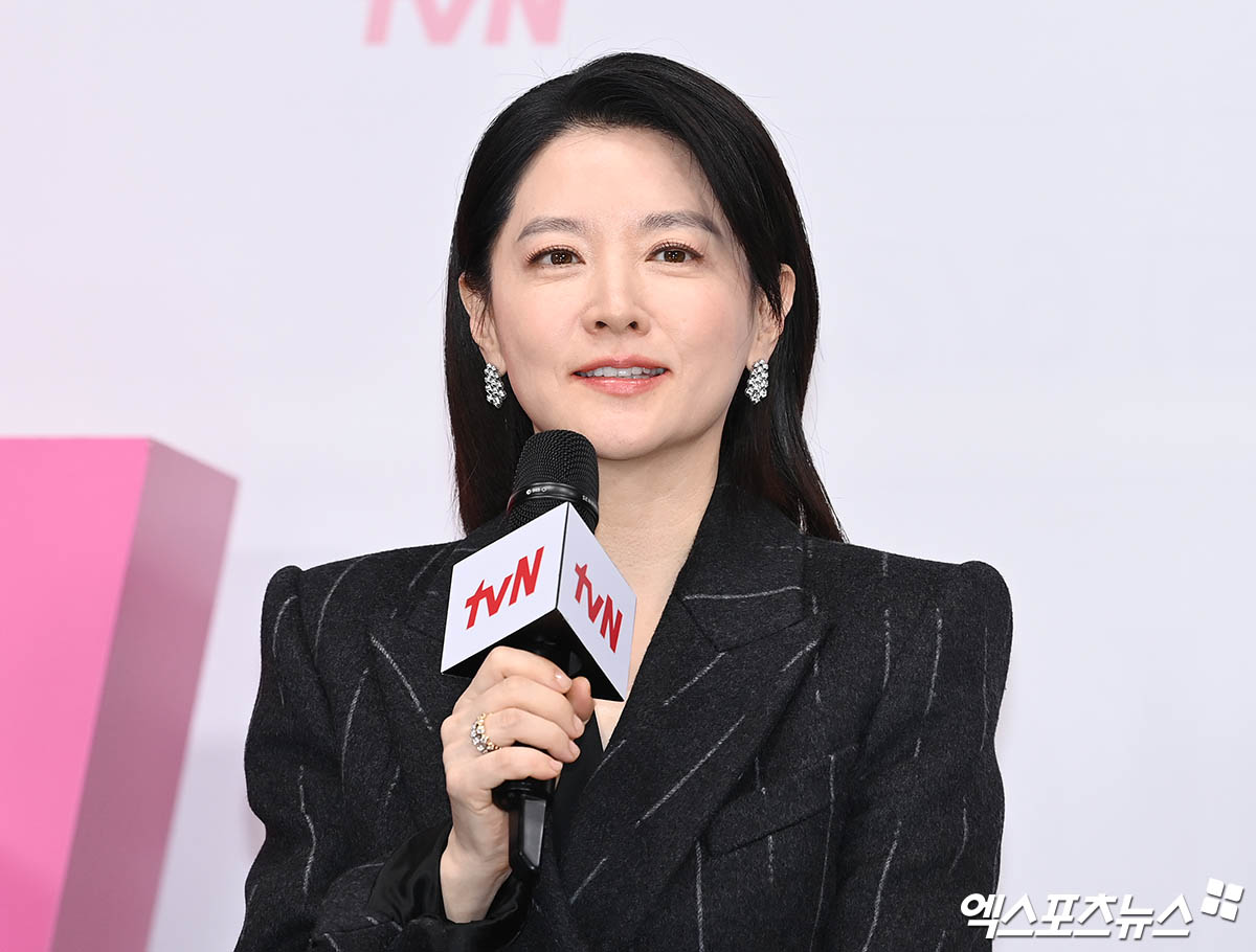 '<b>의녀</b> <b>대장금</b>' 받고 단독 토크쇼까지?…이영애가 달린다 [엑's 이슈]