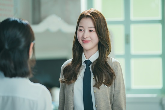 '<b>장원영</b> 언니' 금방 떼겠는데?…장다아, '쎄한 공주님' 찰떡 [엑's 이슈]