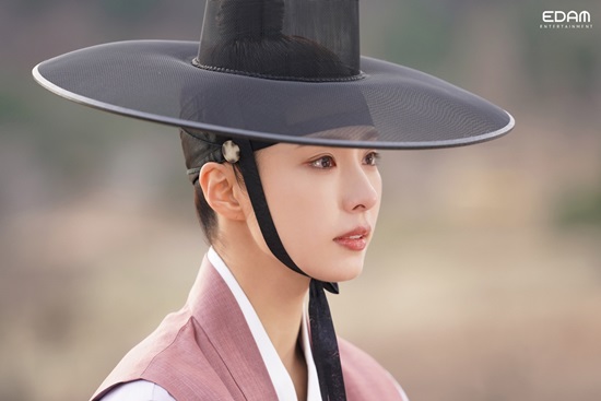 '<b>세작</b>' <b>신세경</b> "<b>조정석</b> 센스·역량 보며 많이 배워…팬 됐다" [일문일답]