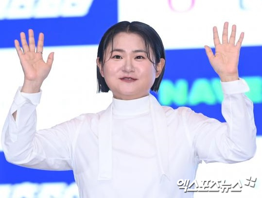 <b>김신영</b>, <b>급성후두염</b> 완쾌 아니지만…'<b>정희</b>' DJ 컴백 "응원 감사해" [종합]