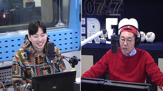 <b>박위</b> "<b>송지은</b>, 내 마비 개그에 초점 나가…지금은 다 받아줘" (<b>철파엠</b>)[종합...