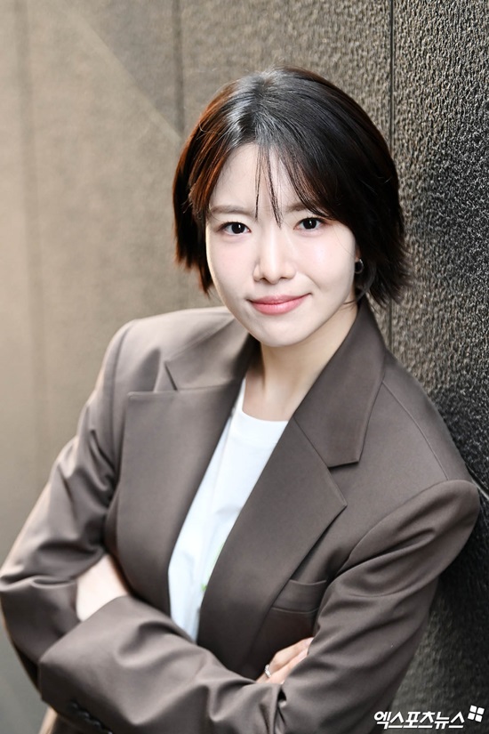 '심은하 딸' <b>하승리</b>, 30살에 데뷔 25주년..."버티는 게 이기는 것" [엑's 인터...