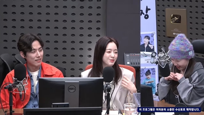 <b>백성현</b> "<b>함은정</b>, 신비감 無…옷 좀 예쁘게 입었으면" (가요광장)