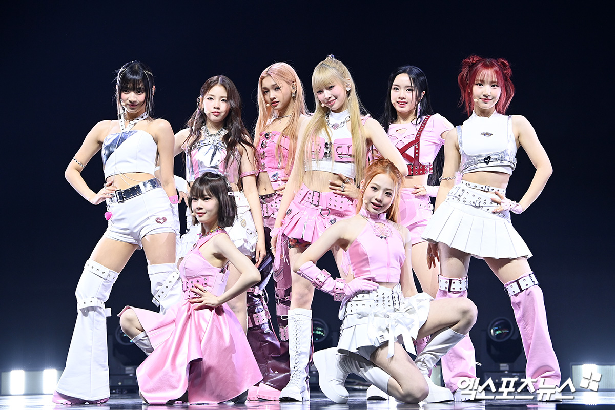 "<b>롤모델</b>=<b>트와이스</b>, <b>5세대</b> 대표 되고파"…유니스, 화려한 데뷔 [종합]